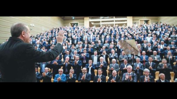 Cumhurbaşkanı Erdoğan dokunulmazlıkların kaldırılması yönünde konuşurken.