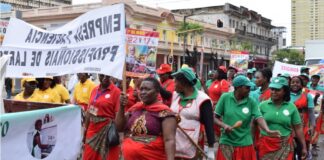 Mozambik’te ev işçileri daha güçlü yasal güvenceler kazandı